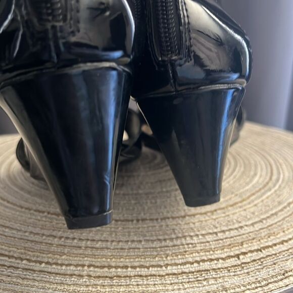 Ellen Tracy Black Patent sandals heels open toe sz 8 - Picture 11 of 11